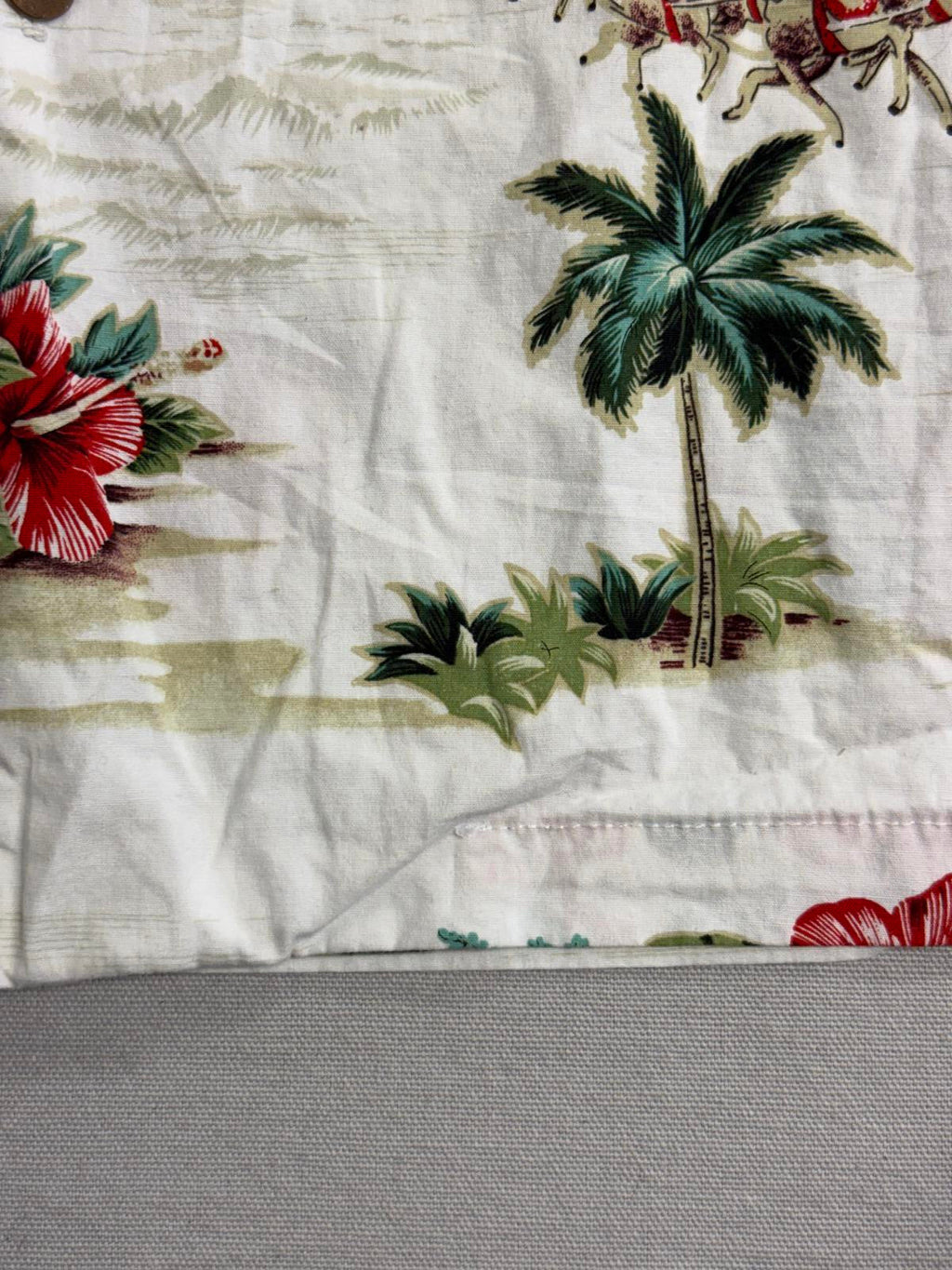 Ky's Men Hawaiian Shirt Surfing Santa Made in Hawaii Shirt L