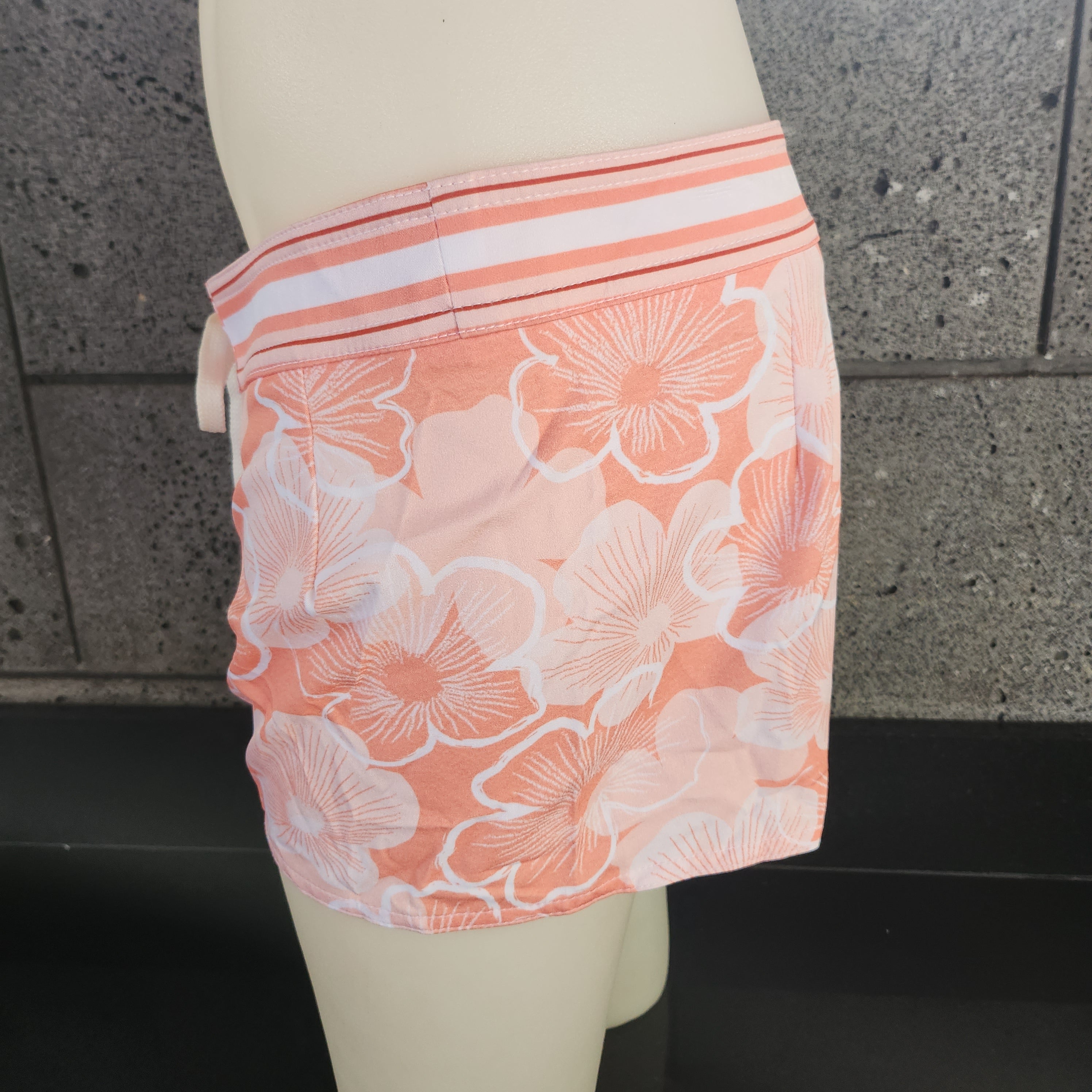 Loco Boutique Hibiscus Line Boardshort-4